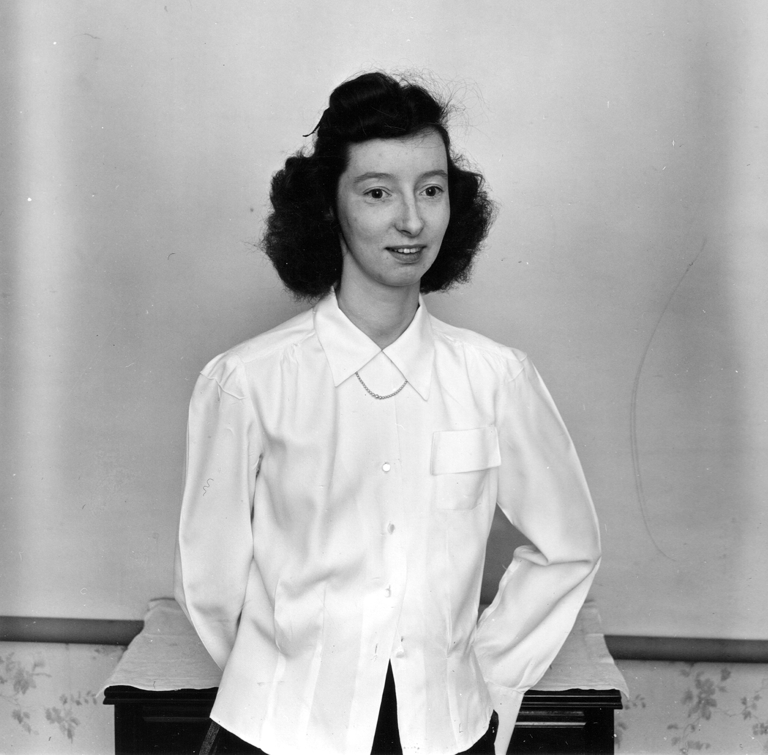 Photo of Patricia Halvey in 1942.